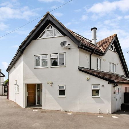Central And Cosy Brockenhurst Flat Bagian luar foto