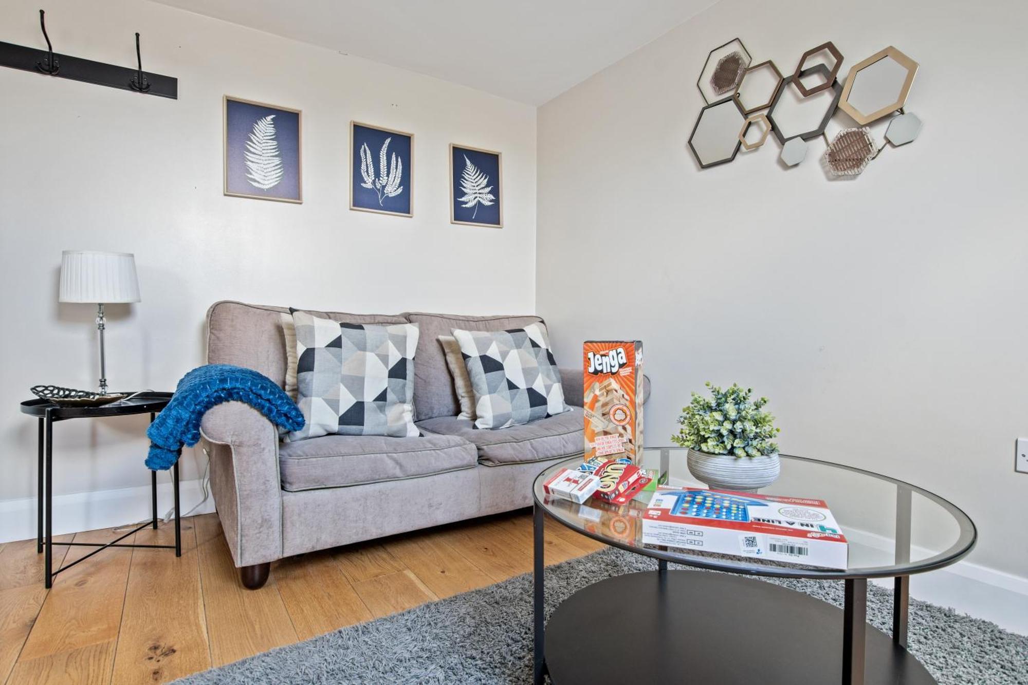 Central And Cosy Brockenhurst Flat Bagian luar foto